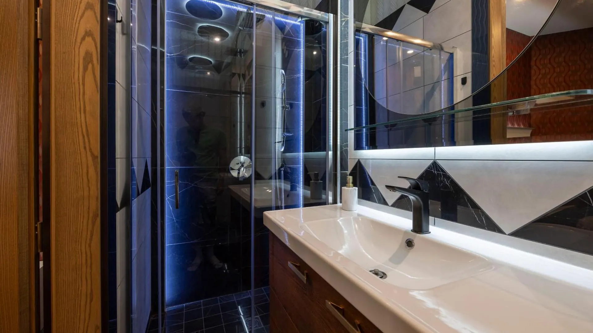 Luxury Royal Central Apartment By Prestige Homes 부다페스트