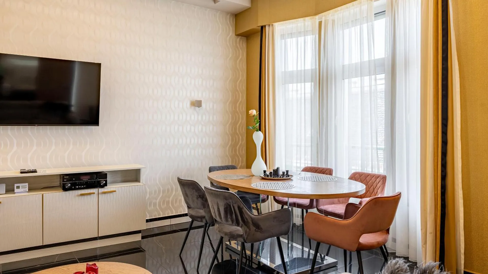 Luxury Royal Central Apartment By Prestige Homes 부다페스트 0*,